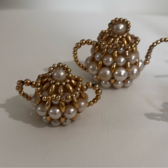 Pearl and gold beaded handmade tea set - Picture 5 of 13